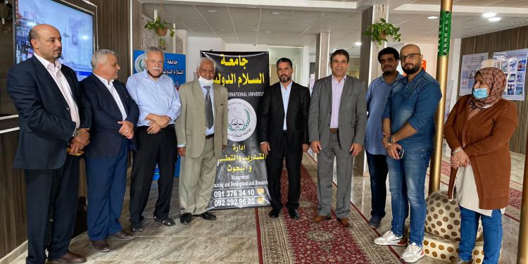 مُدير مكتب التعليم العالي الخاص يزور جامعة السلام الدولية