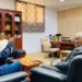 الدكتور توفيق المنفي في ضيافة الجامعة