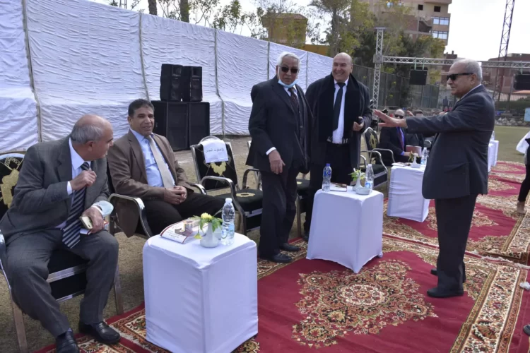 تكريم وفد مجلس الجامعة