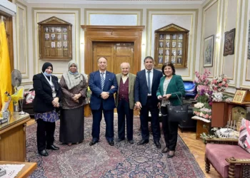زيارة وفد مجلس إدارة جامعة السلام الدولية لجامعة القاهرة