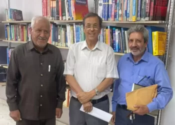 زيارة أستاذ علم الاقتصاد أ.د عطية الفيتوري لمقر الجامعة