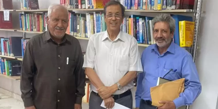 زيارة أستاذ علم الاقتصاد أ.د عطية الفيتوري لمقر الجامعة