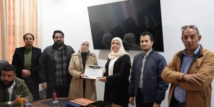 تكريم فريق الروبوتات و الفريق المساند